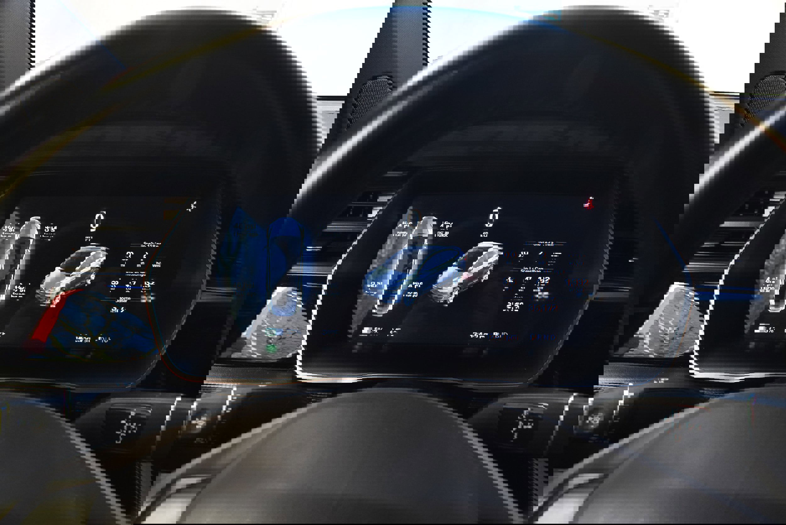 Used 2018 Tesla Model X 75D image 32