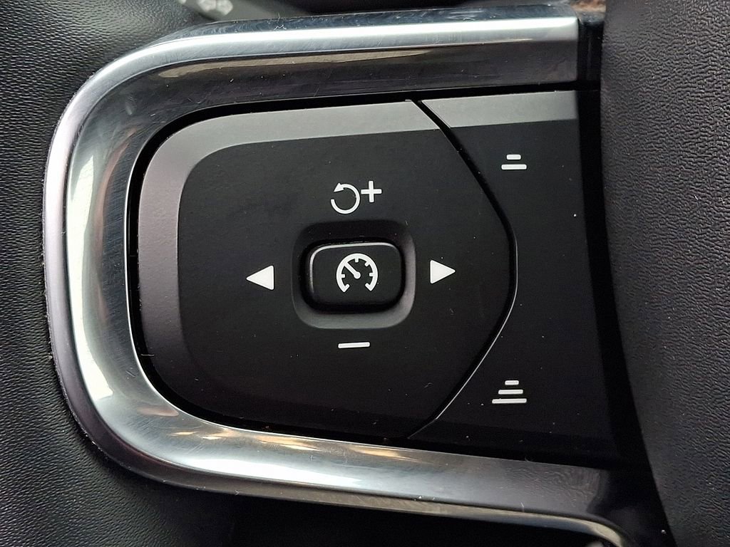 Used 2022 Volvo XC40 P8 Recharge Ultimate image 26