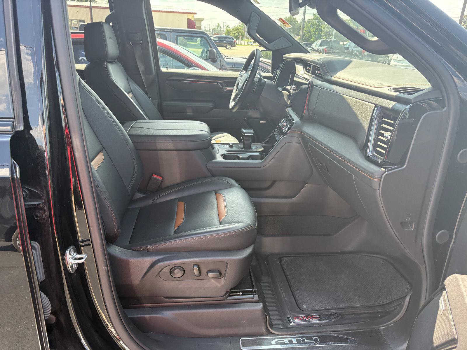 Used 2025 GMC Sierra 1500 AT4 AWD/4WD image 16