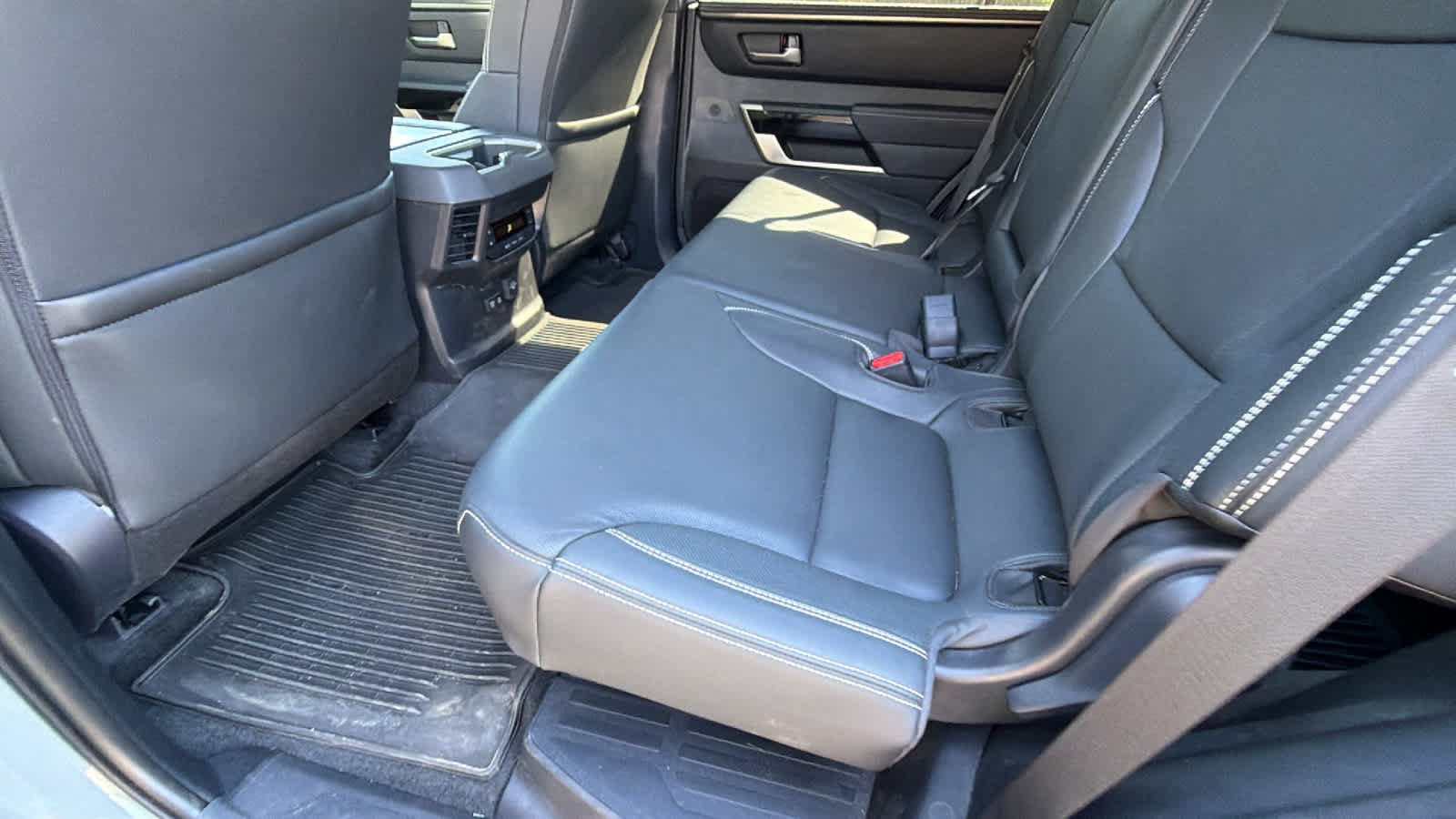 Used 2026 Toyota Sequoia Limited w/ Tow Technology Package AWD/4WD image 17