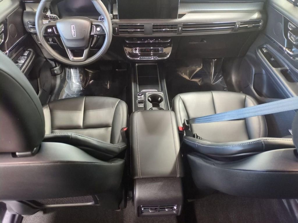 Certified 2023 Lincoln Corsair FWD w/ Towing Package image 28