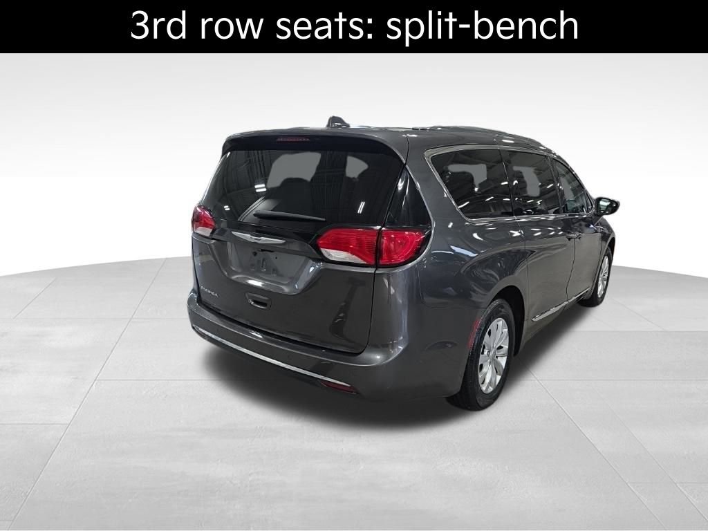 Used 2018 Chrysler Pacifica Touring-L image 8