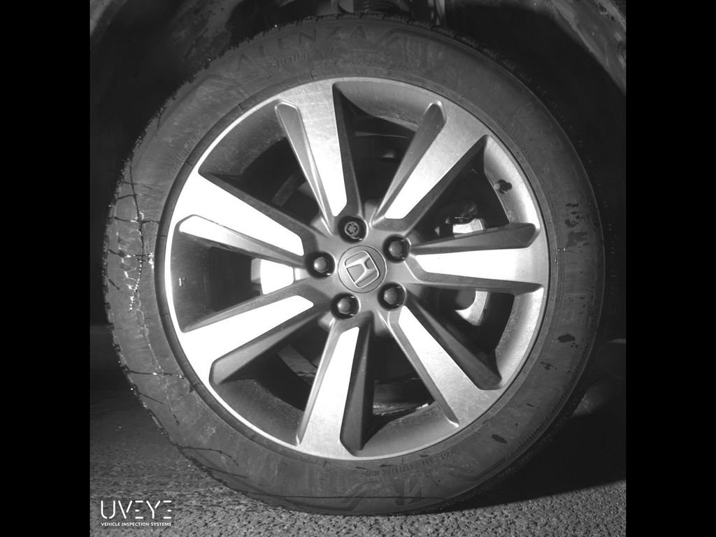 Used 2025 Honda Pilot Touring image 10