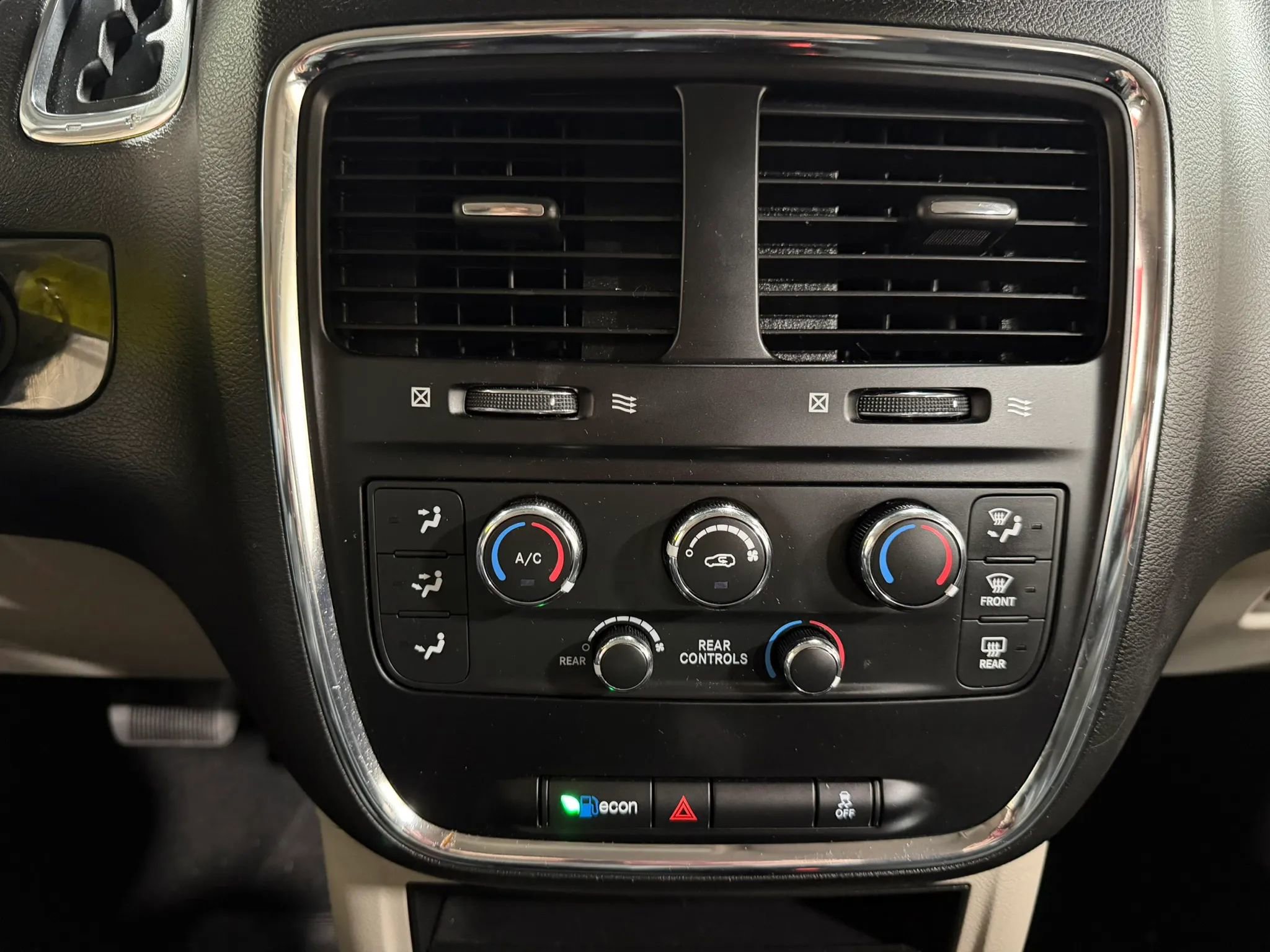 Used 2019 Dodge Grand Caravan SE image 35