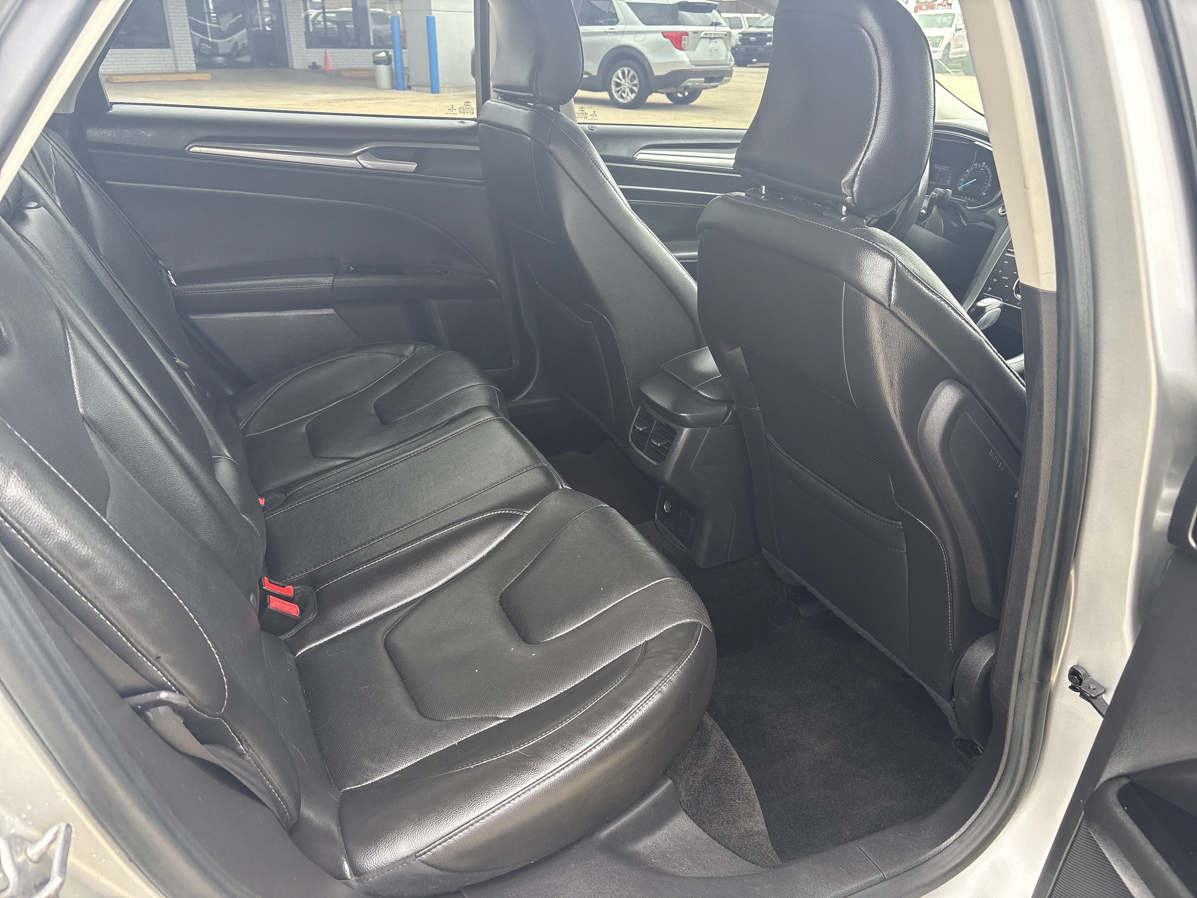 Used 2015 Ford Fusion Titanium FWD image 5