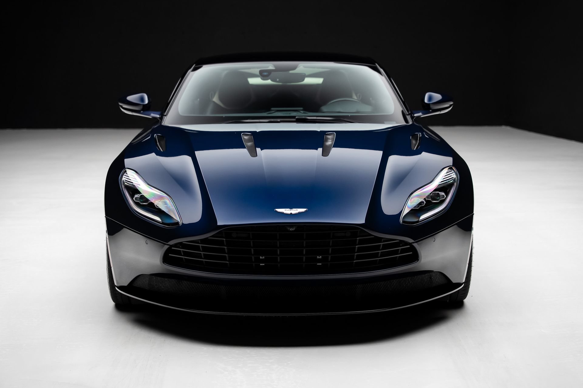 Used 2018 Aston Martin DB11 V12 RWD image 7