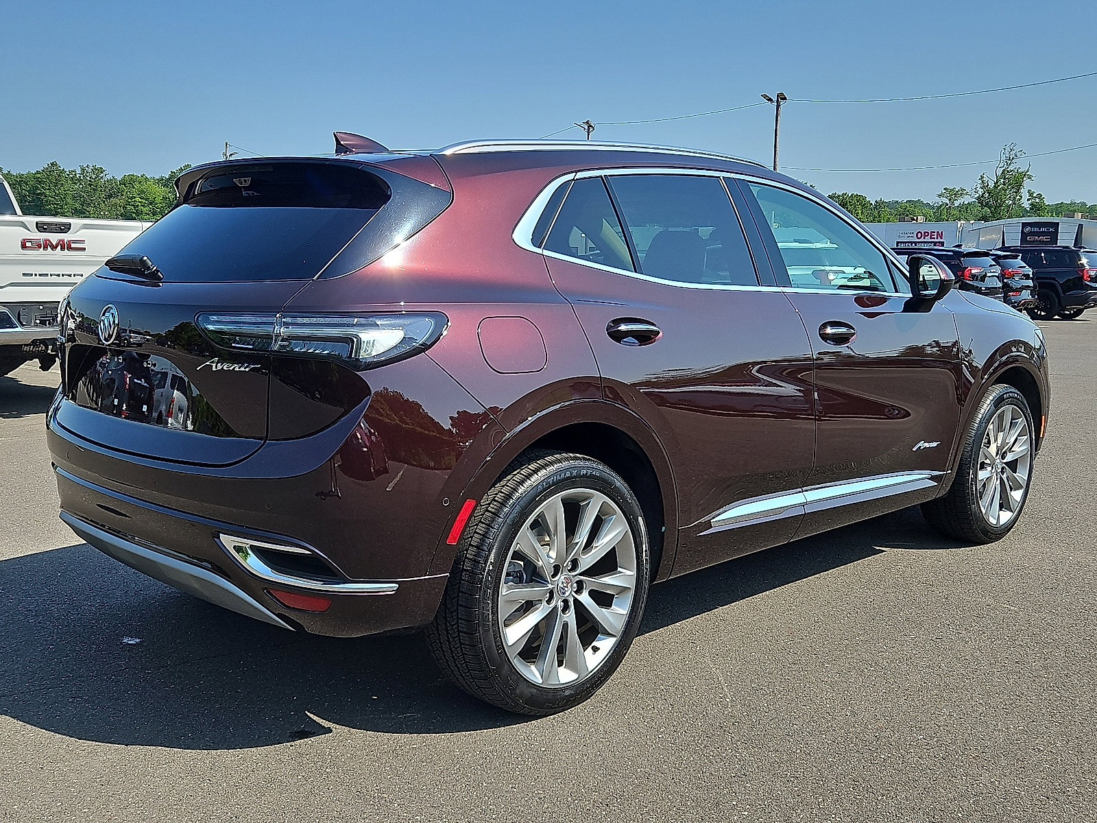 Certified 2022 Buick Envision Avenir w/ Technology Package II image 6