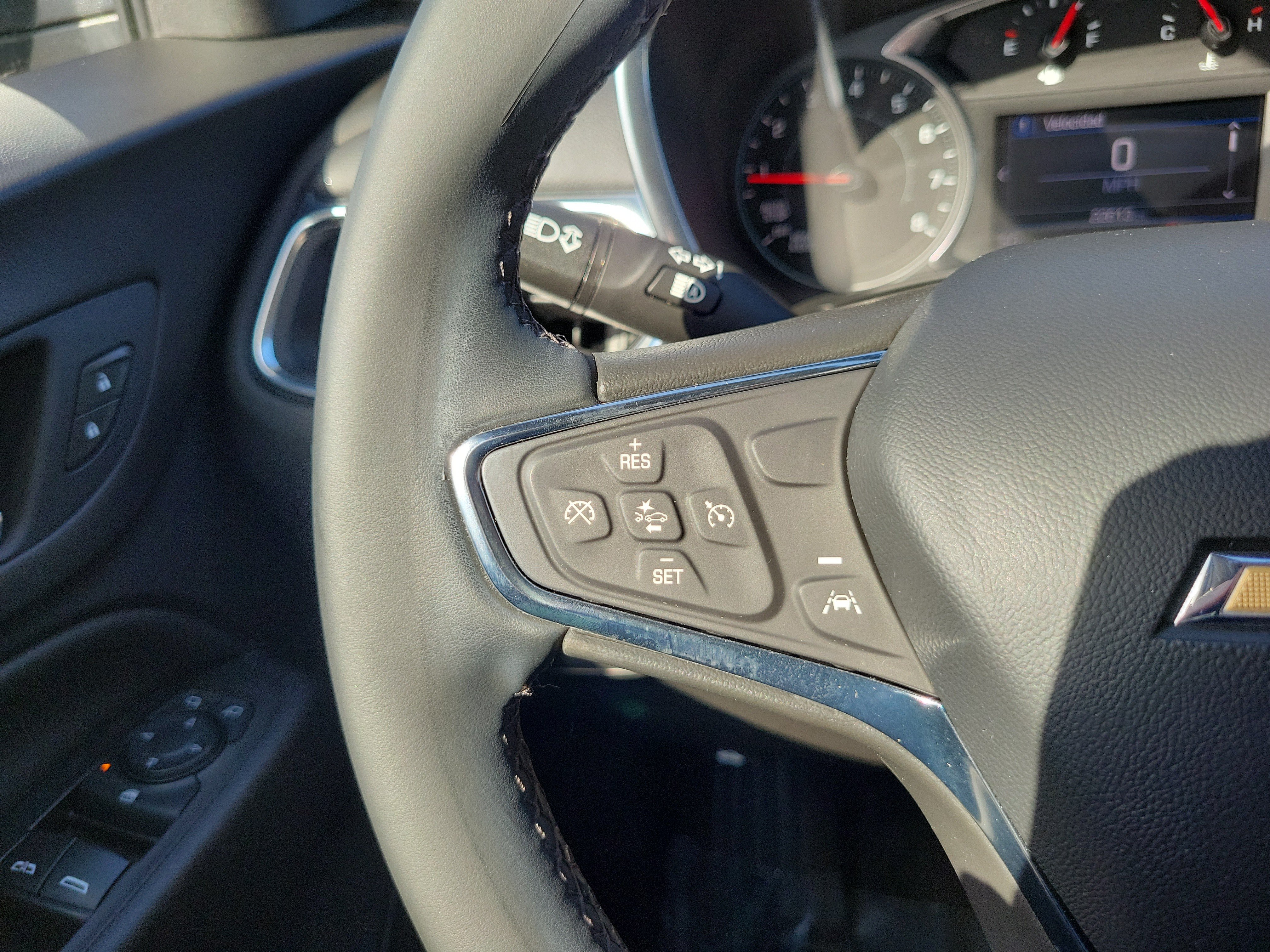 Used 2024 Chevrolet Equinox LT FWD image 20
