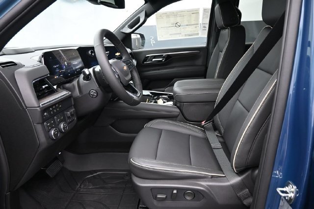New 2026 Chevrolet Suburban Premier w/ Sun And Tow Package AWD/4WD image 15