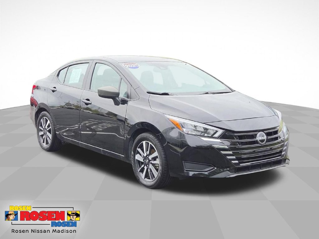 Used 2025 Nissan Versa SV FWD image 1
