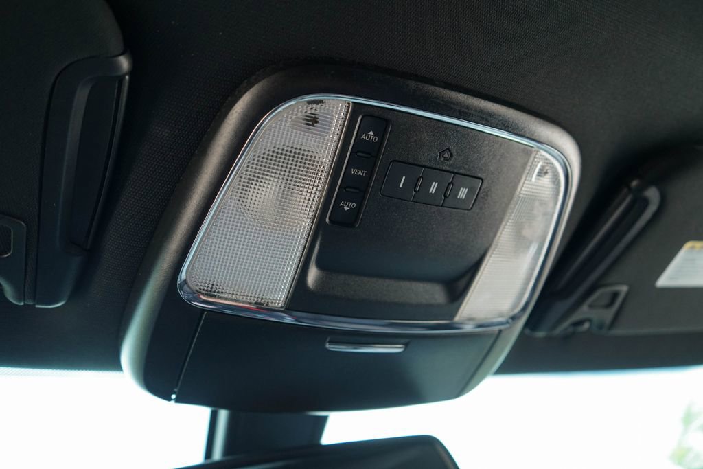 Used 2021 Dodge Charger R/T w/ Blacktop Package RWD image 35