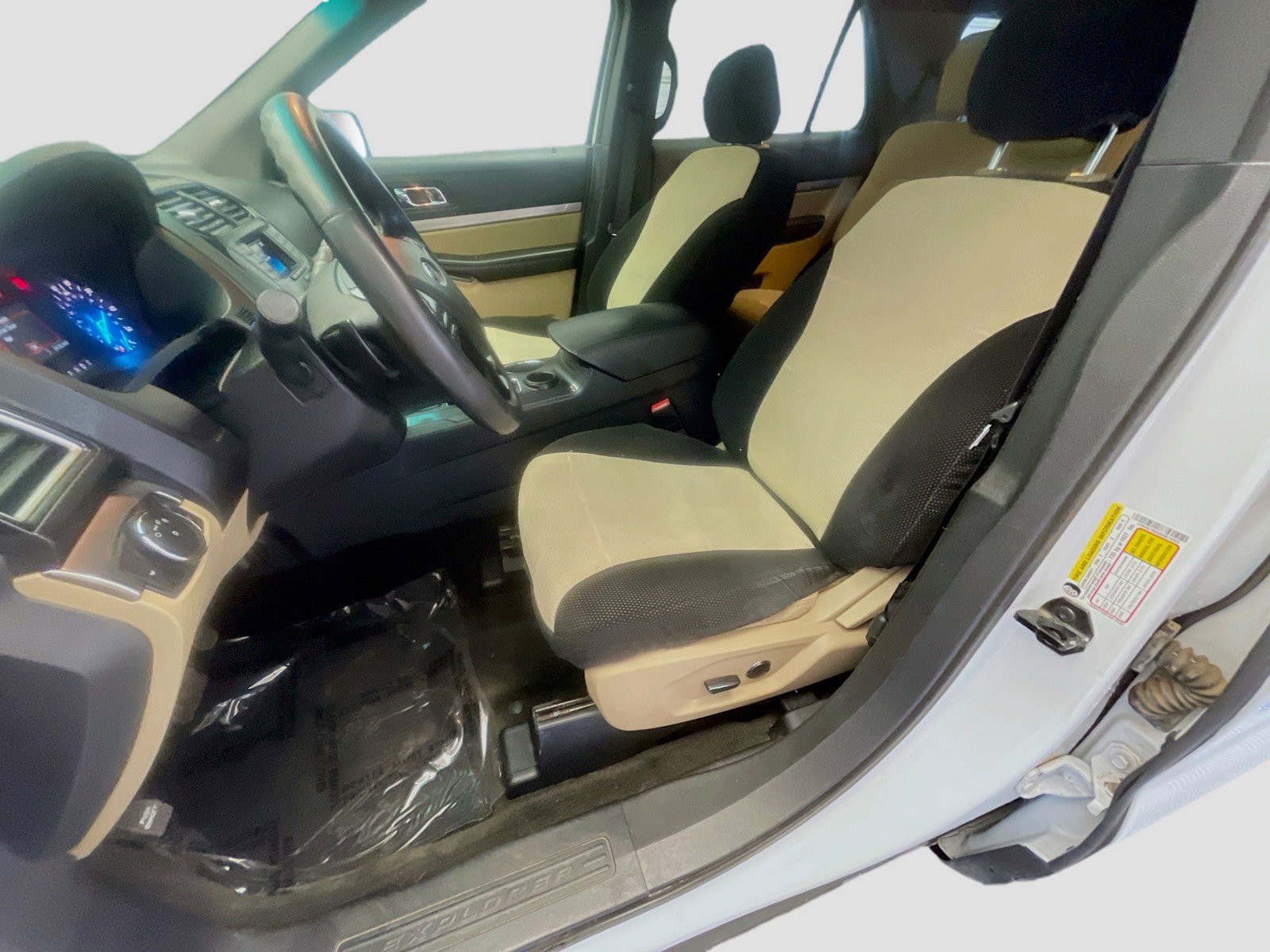 Used 2016 Ford Explorer FWD image 13