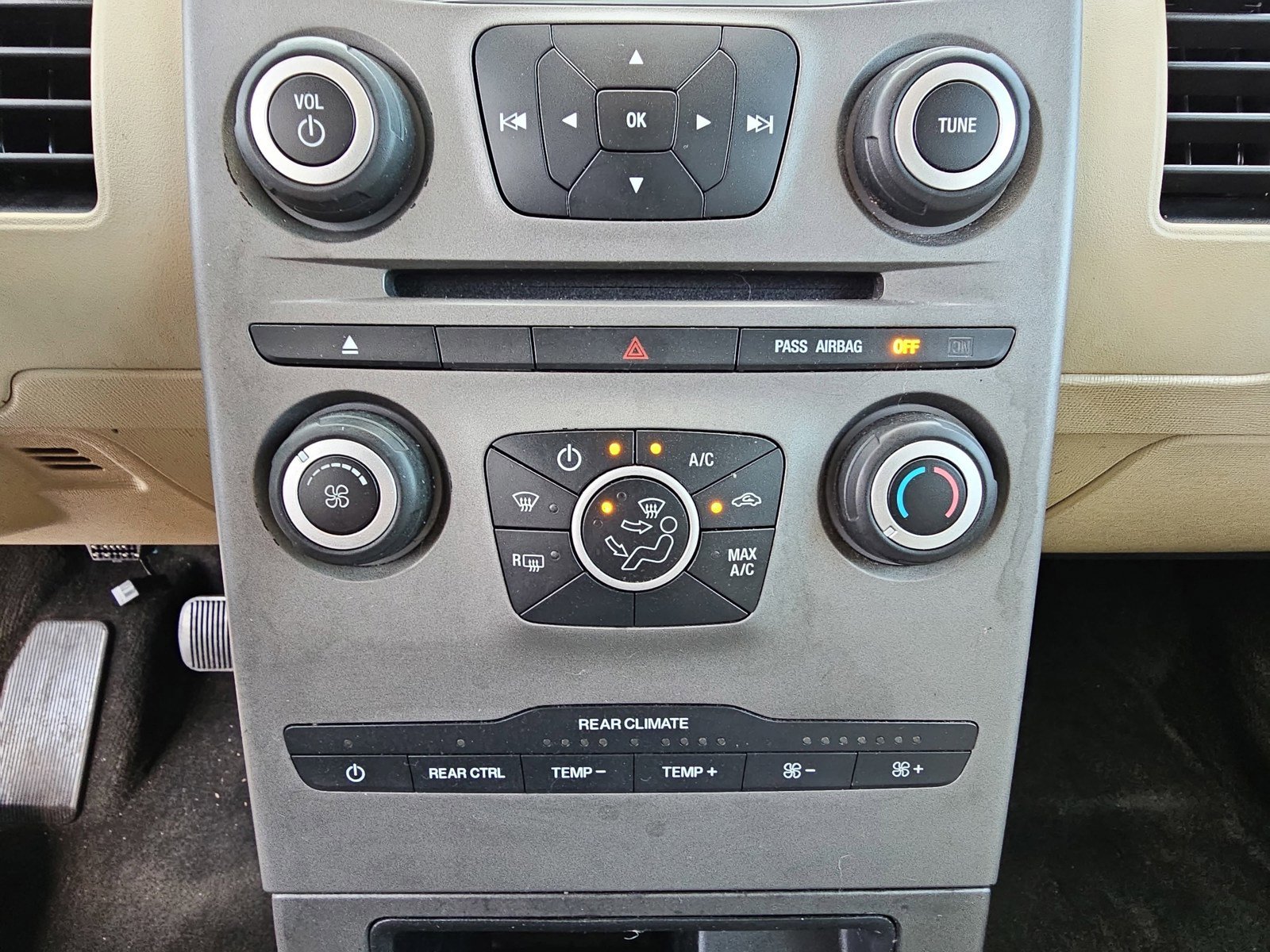 Used 2018 Ford Flex SE FWD image 25