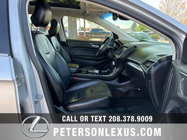 Used 2019 Ford Edge Titanium w/ Equipment Group 301A AWD/4WD image 13