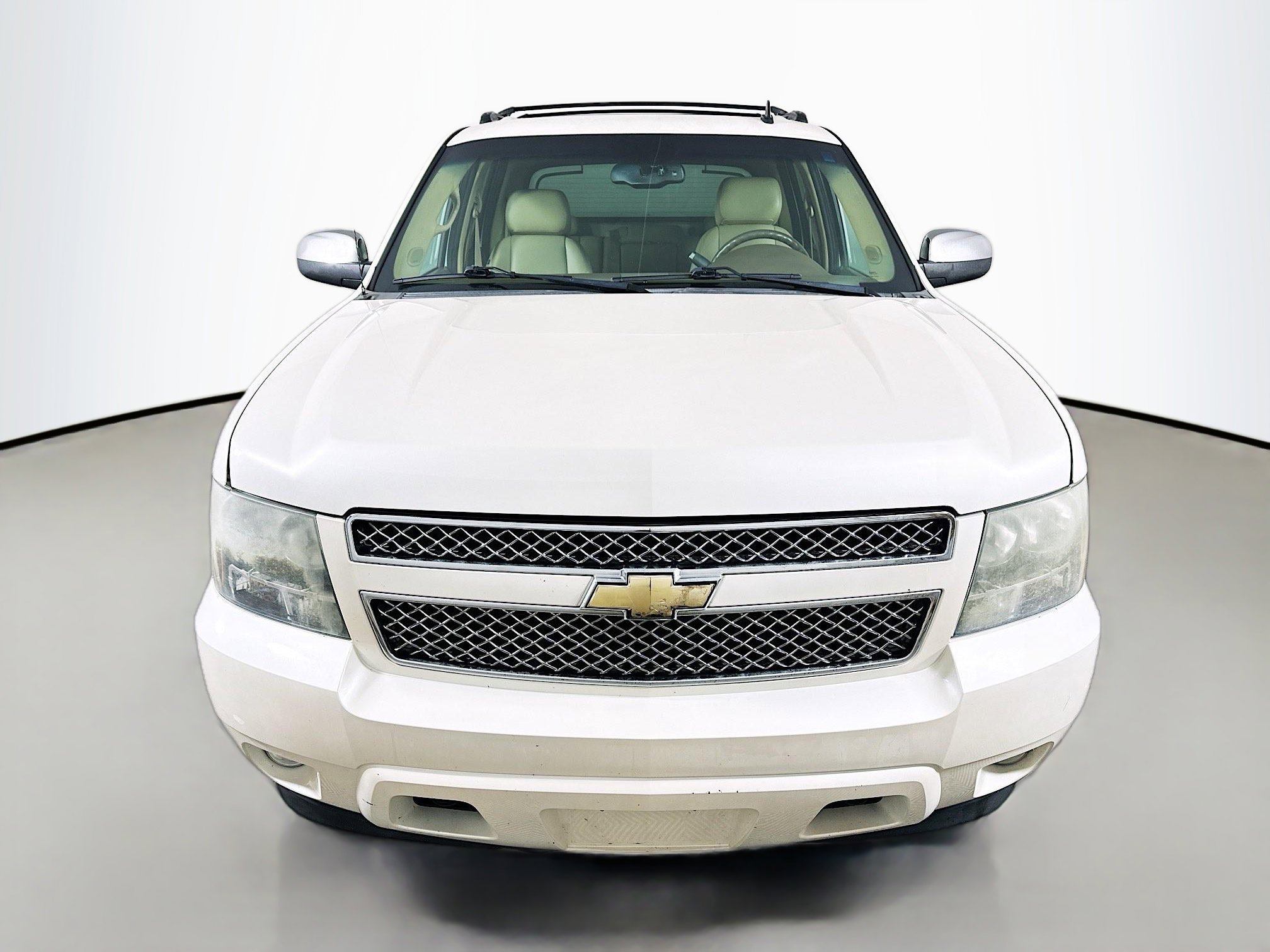 Used 2011 Chevrolet Avalanche LTZ image 2