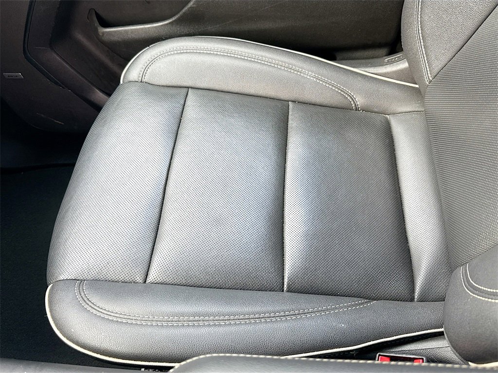 Used 2023 Chevrolet Suburban Premier image 21