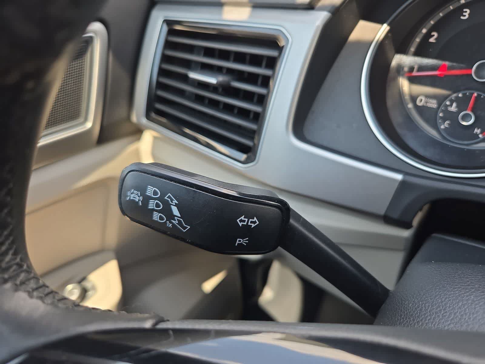 Used 2018 Volkswagen Atlas SEL FWD image 26