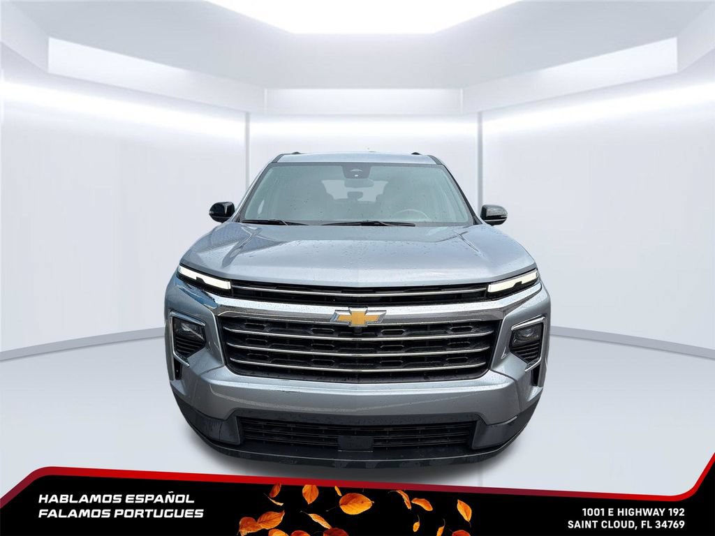 Used 2025 Chevrolet Traverse LT FWD image 8