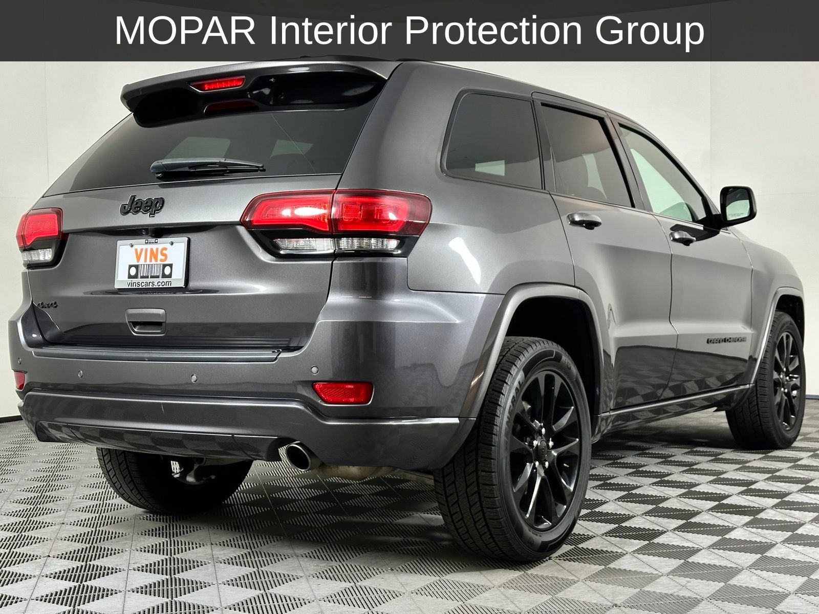 Used 2021 Jeep Grand Cherokee Laredo X AWD/4WD image 4