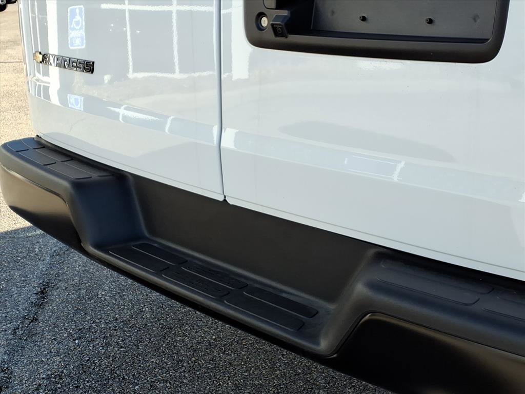 New 2025 Chevrolet Express 2500 w/ Driver Convenience Package image 6