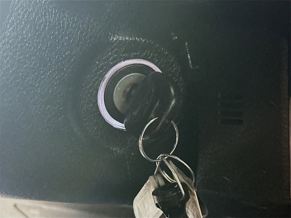 Used 2019 Toyota Tacoma SR image 28