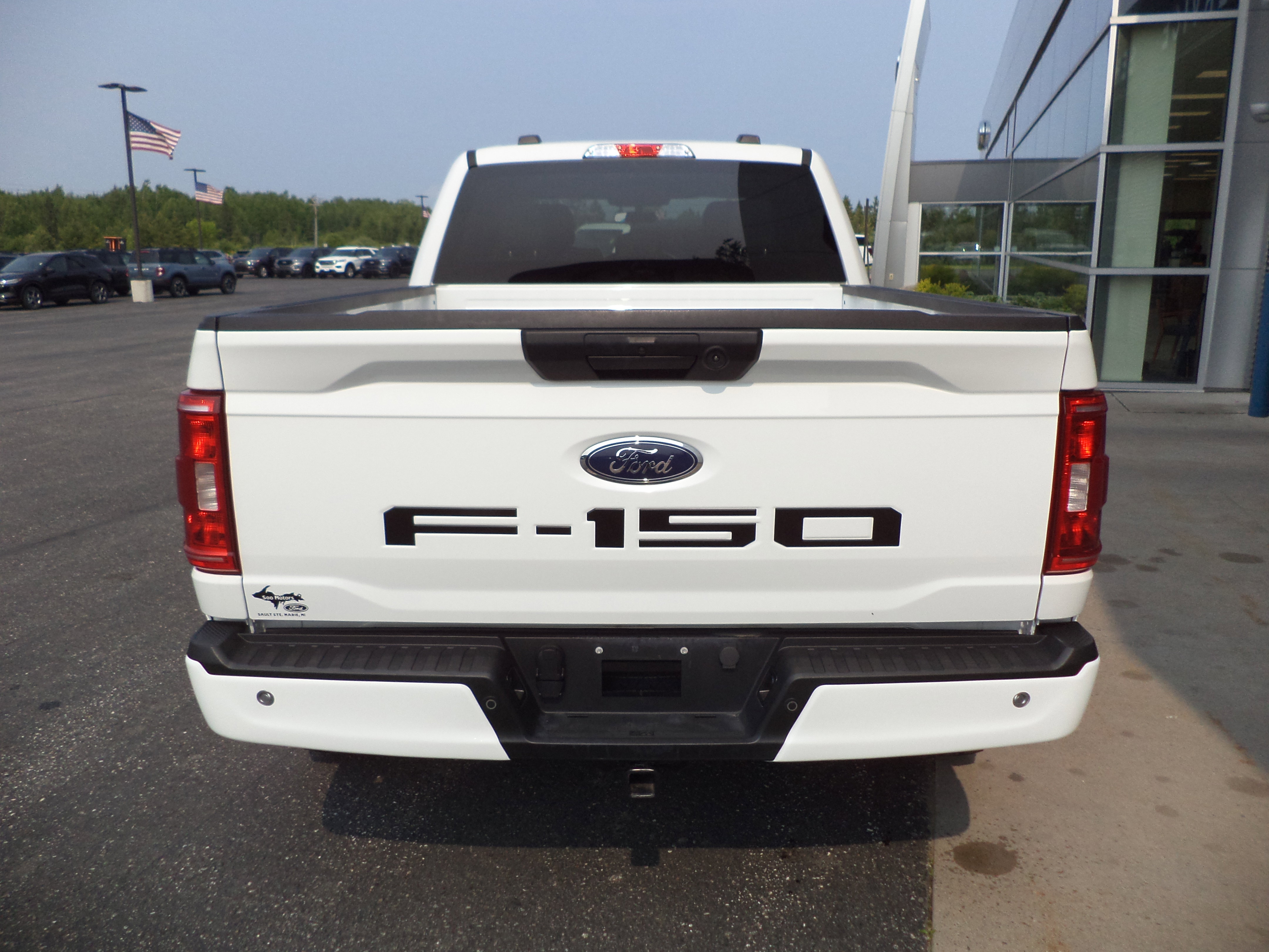 Used 2023 Ford F150 XLT w/ Trailer Tow Package image 5