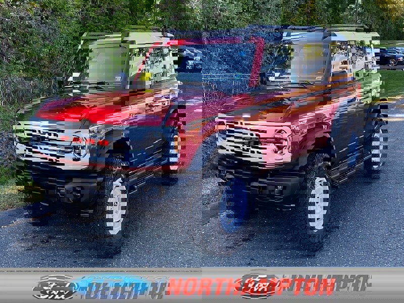 New 2025 Ford Bronco Heritage Edition image 1