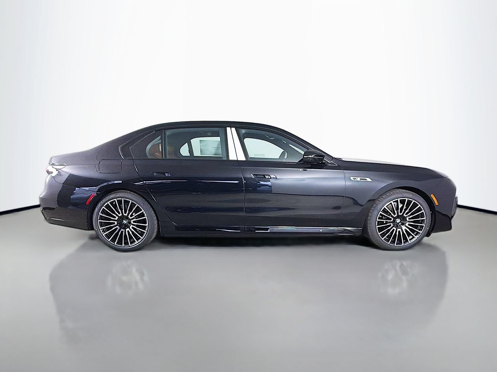 New 2026 BMW i7 xDrive60 AWD/4WD image 8