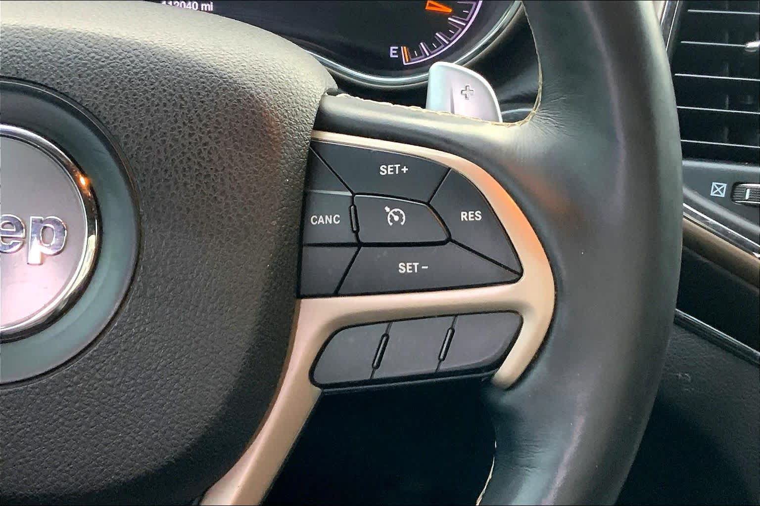 Used 2017 Jeep Grand Cherokee Limited w/ Luxury Group II AWD/4WD image 24