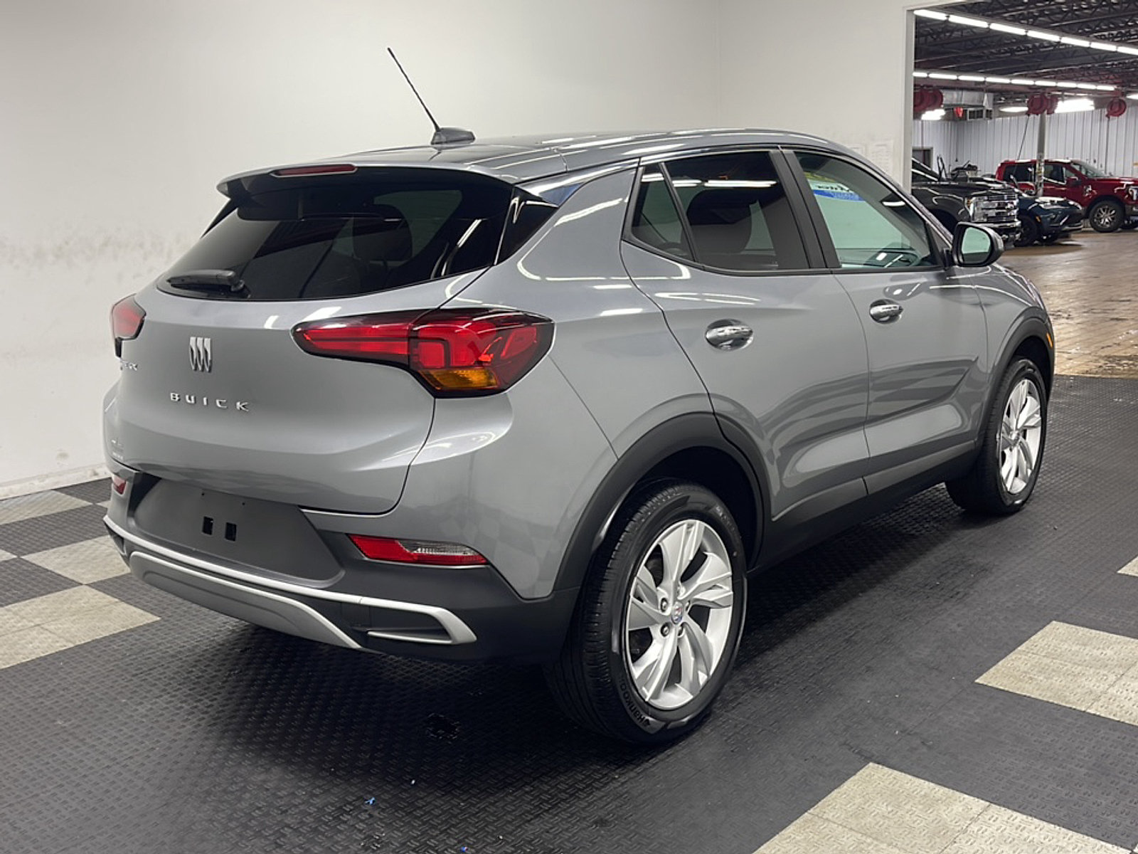 Used 2025 Buick Encore GX Preferred AWD/4WD image 18