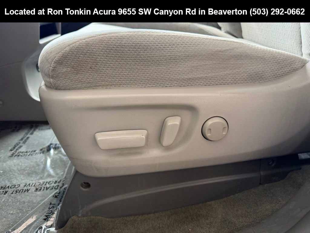 Used 2017 Toyota Sienna LE image 13