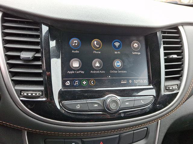 Used 2022 Chevrolet Trax LT w/ Midnight Edition image 16