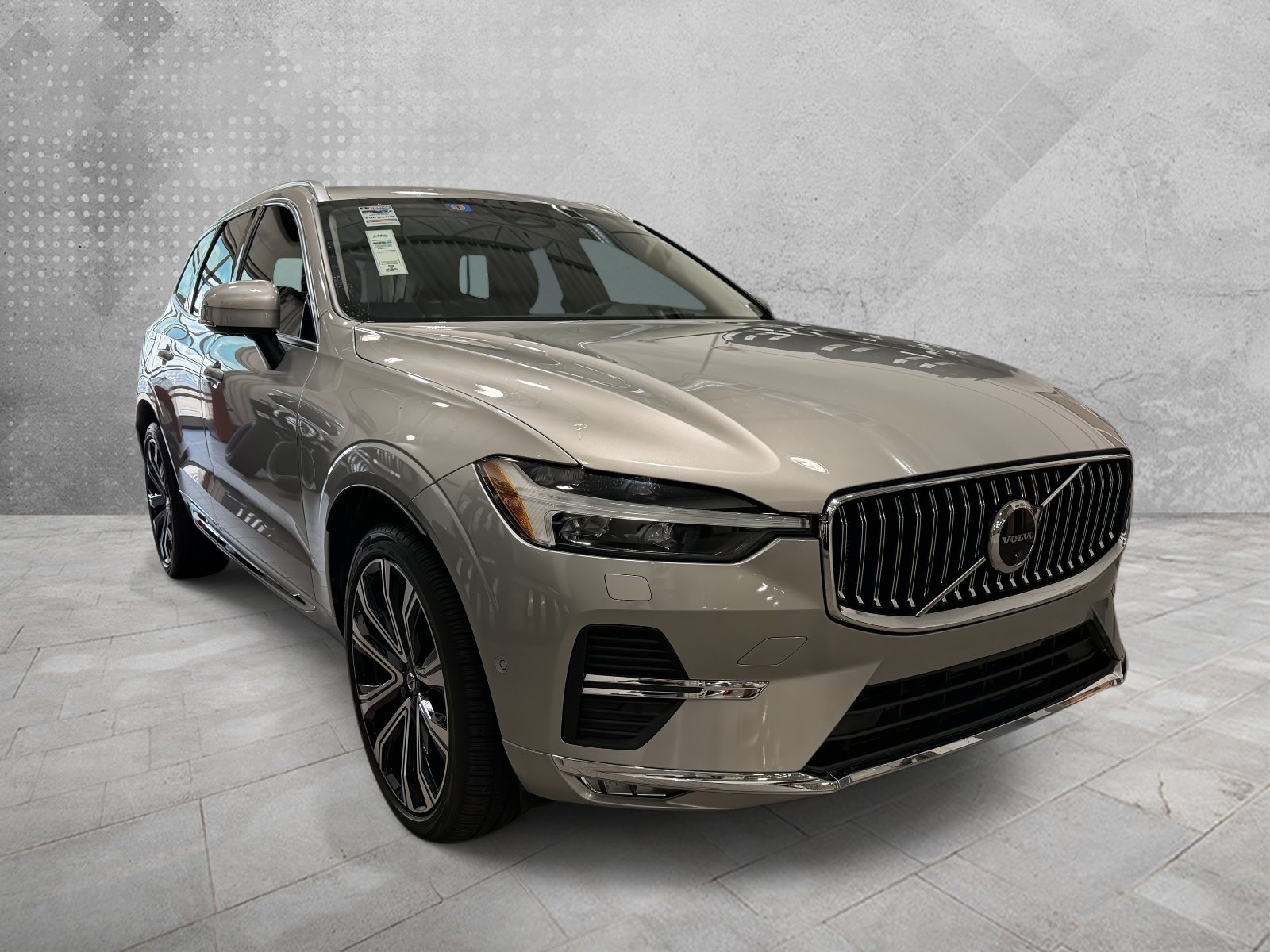 Used 2023 Volvo XC60 B5 Ultimate w/ Climate Package