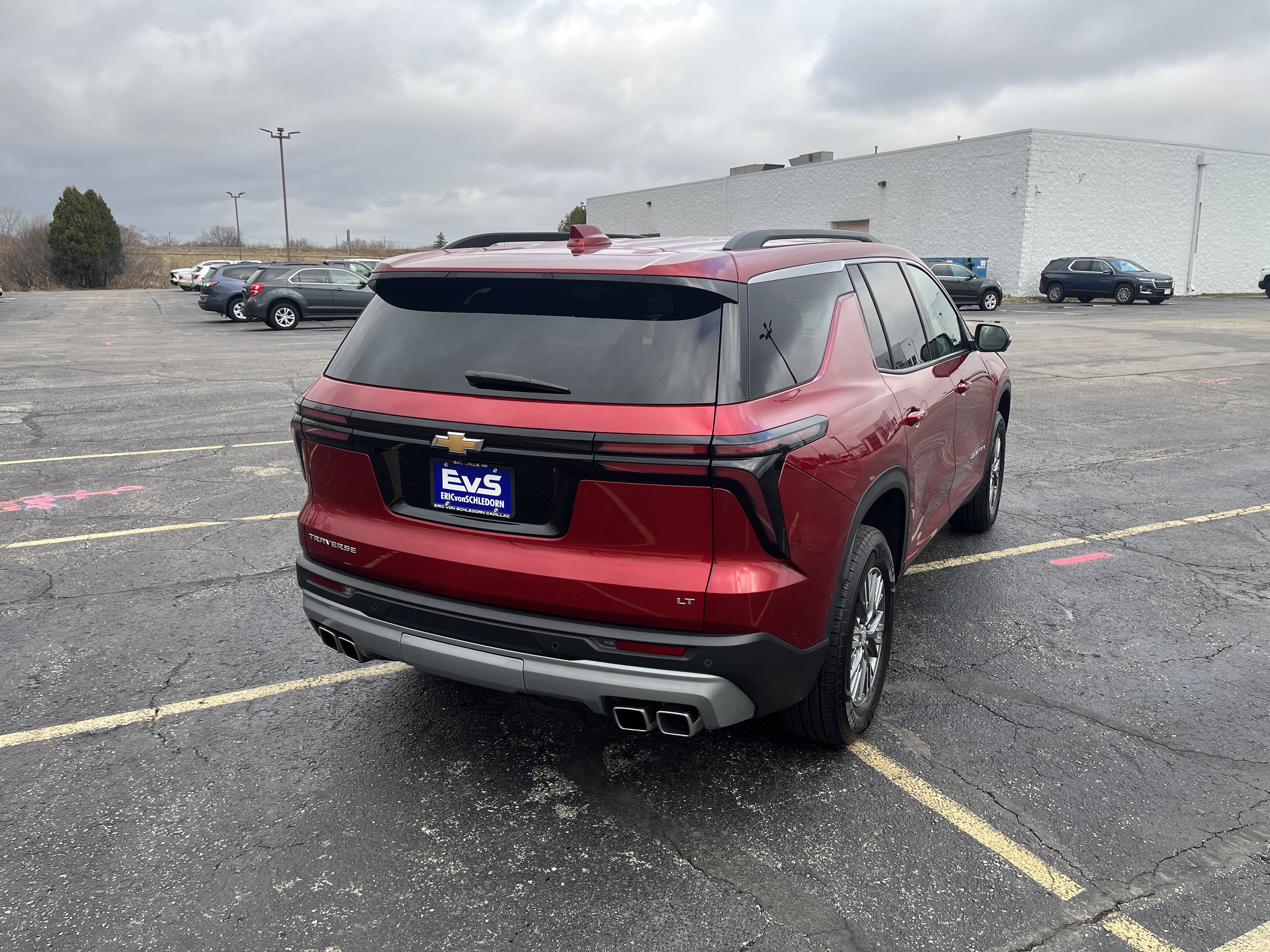 Used 2024 Chevrolet Traverse LT FWD image 6