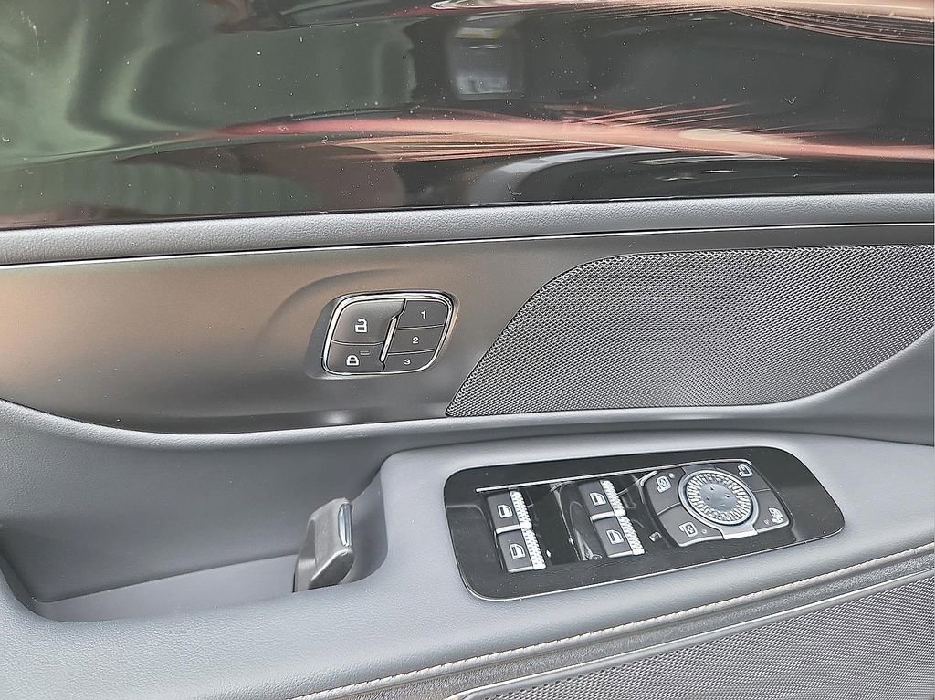 New 2026 Lincoln Nautilus Premier AWD/4WD image 13