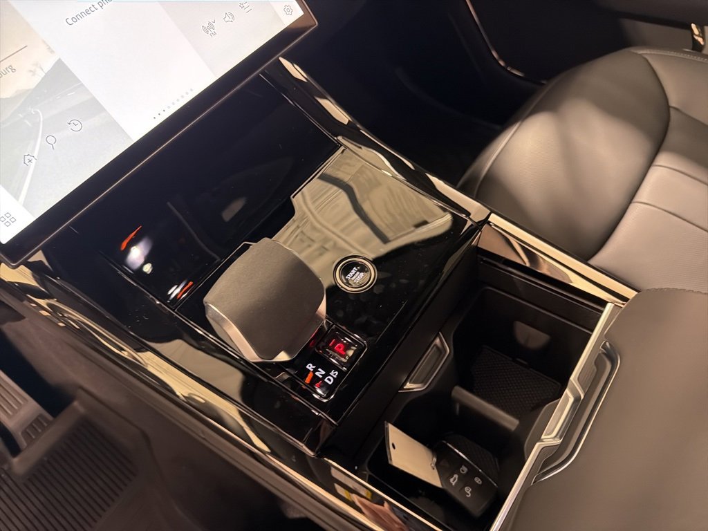 New 2025 Land Rover Range Rover Sport Dynamic SE image 17