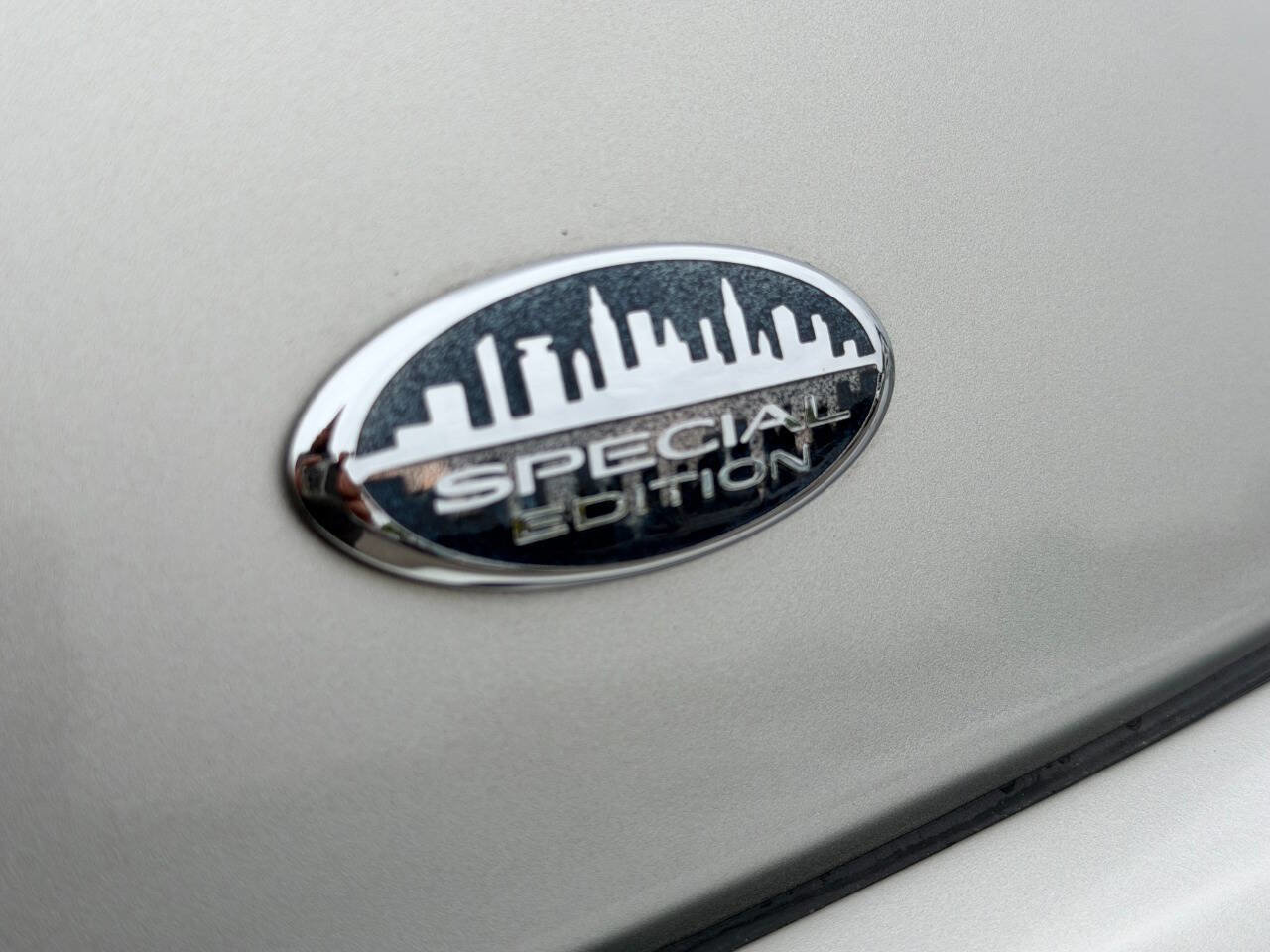 Used 2005 Buick Park Avenue FWD image 4