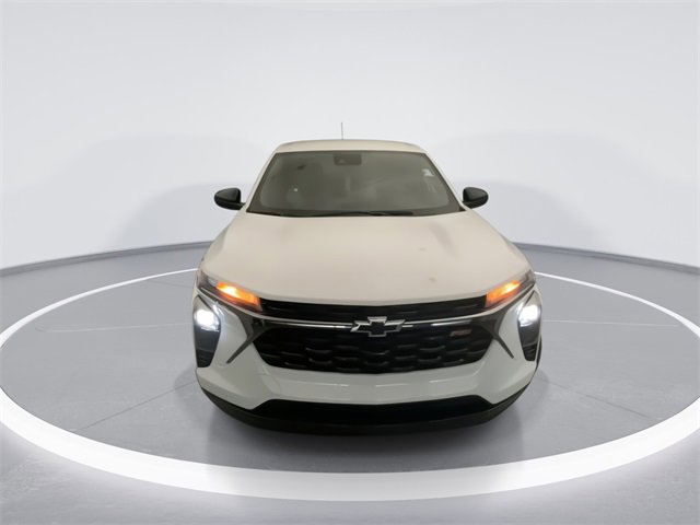 Used 2025 Chevrolet Trax RS image 7