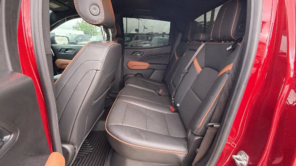 Used 2025 GMC Canyon AT4 w/ AT4 Premium Package AWD/4WD image 26
