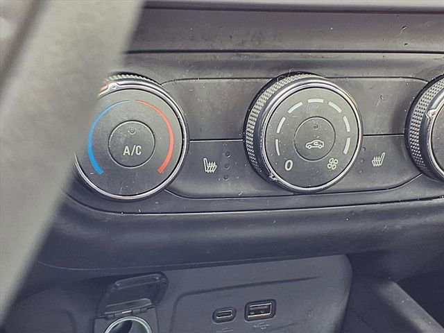 Used 2024 Chevrolet Trax LS w/ LS Convenience Package image 4