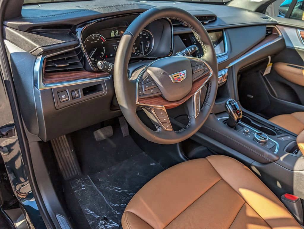 New 2025 Cadillac XT5 Premium Luxury AWD/4WD image 9