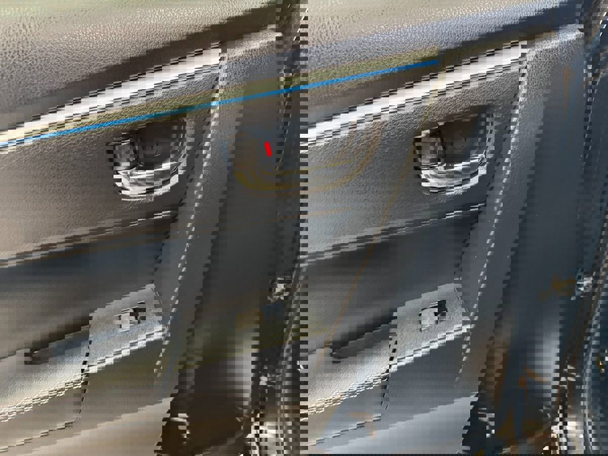 Used 2014 Toyota Corolla S image 40