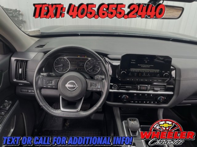Used 2023 Nissan Pathfinder SL w/ Black Appearance Package image 16