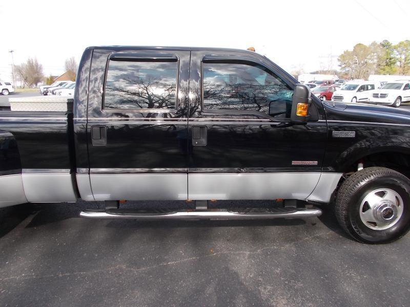 Used 2004 Ford F350 Lariat AWD/4WD image 12