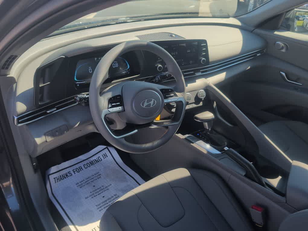 New 2026 Hyundai Elantra SE FWD image 16
