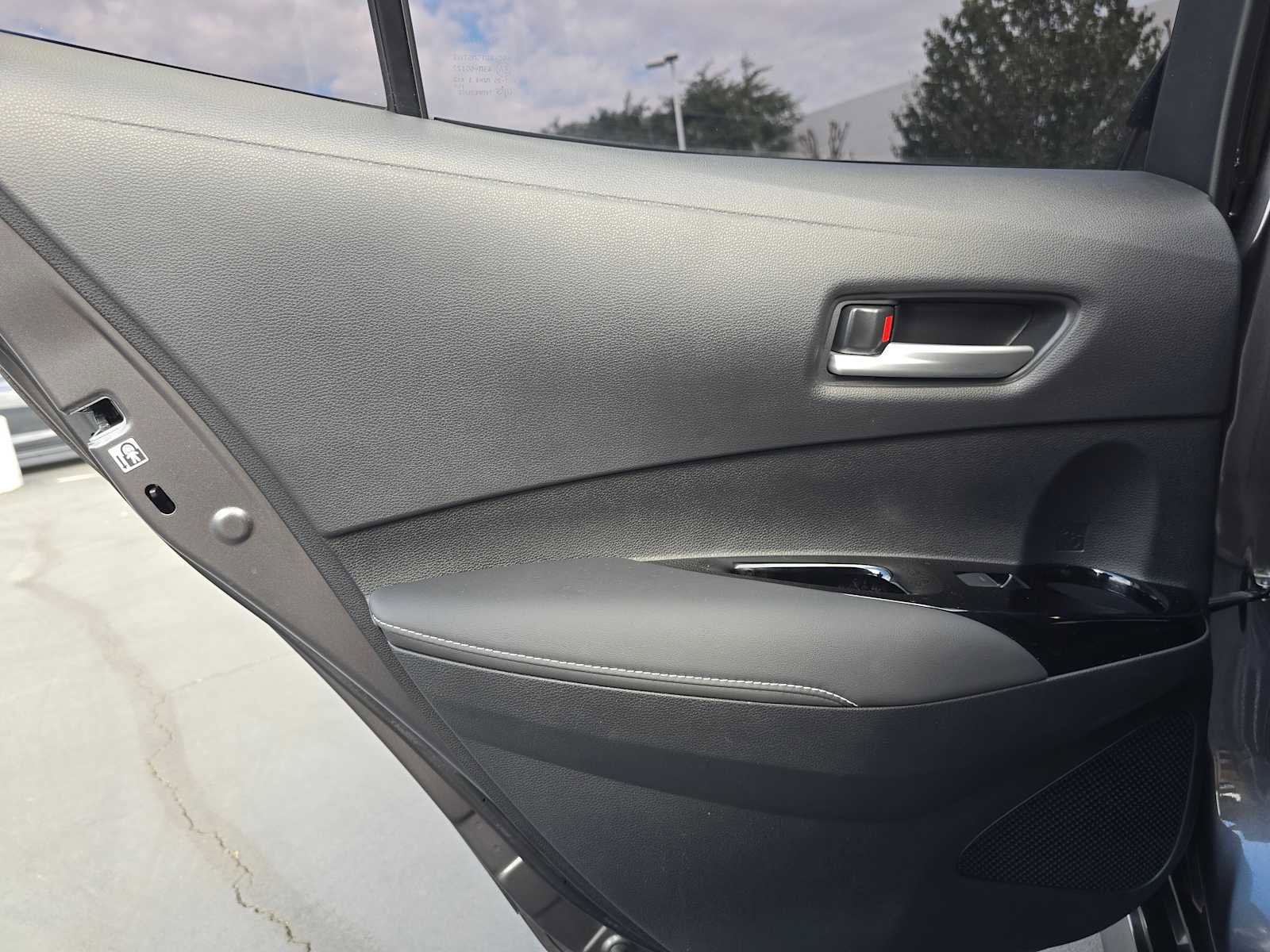 Used 2022 Toyota Corolla SE image 17