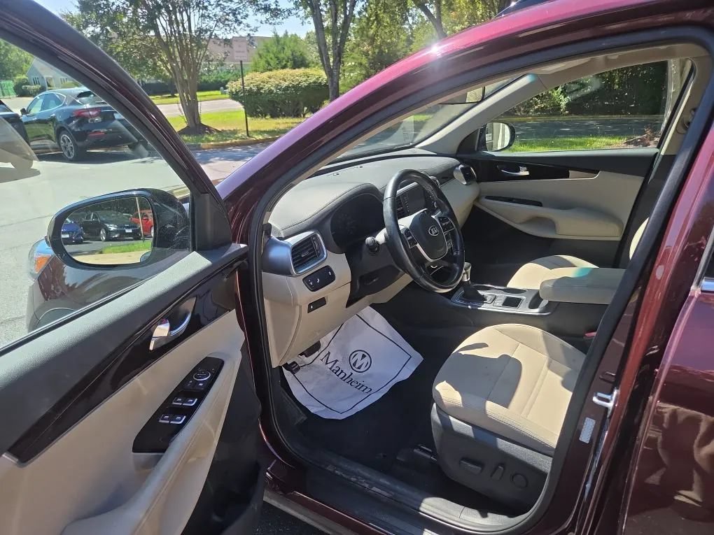 Used 2020 Kia Sorento S FWD image 5