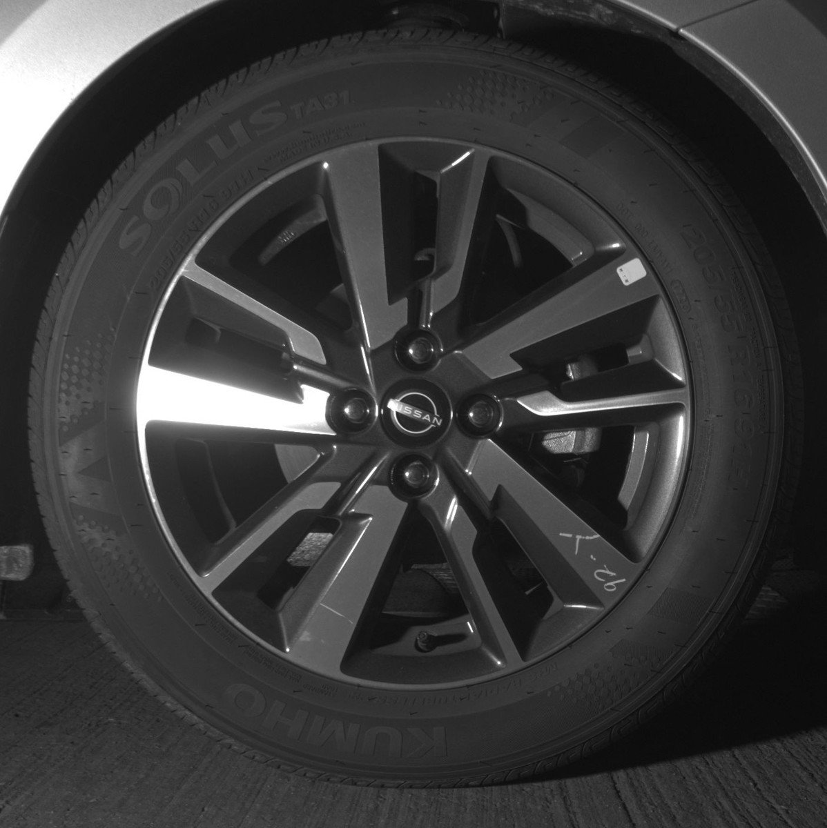 Used 2025 Nissan Versa SV FWD image 13