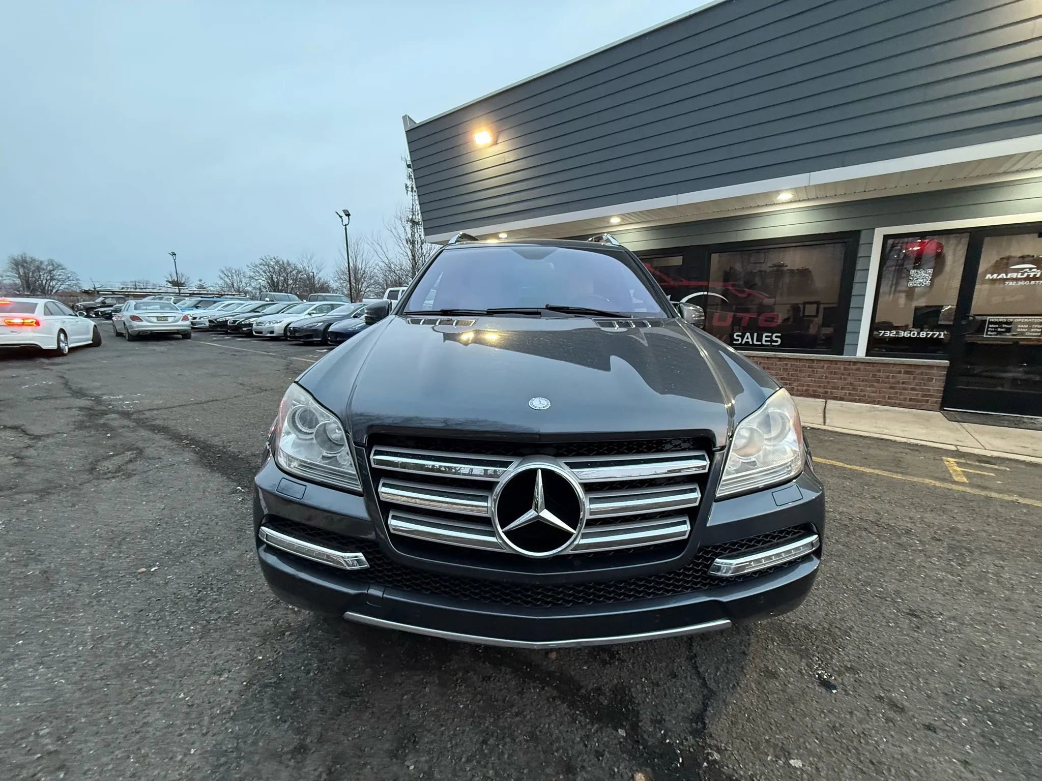 Used 2012 Mercedes-Benz GL 550 GL 550 4MATIC Sport Utility 4D image 2