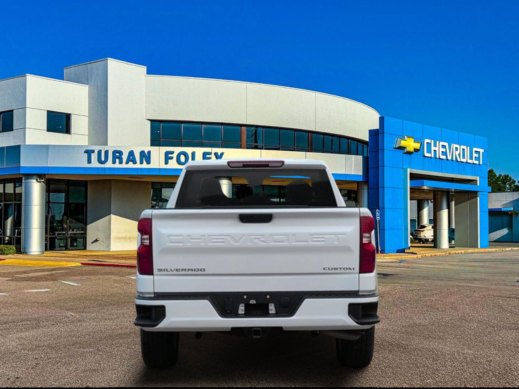 Used 2024 Chevrolet Silverado 1500 Custom image 4